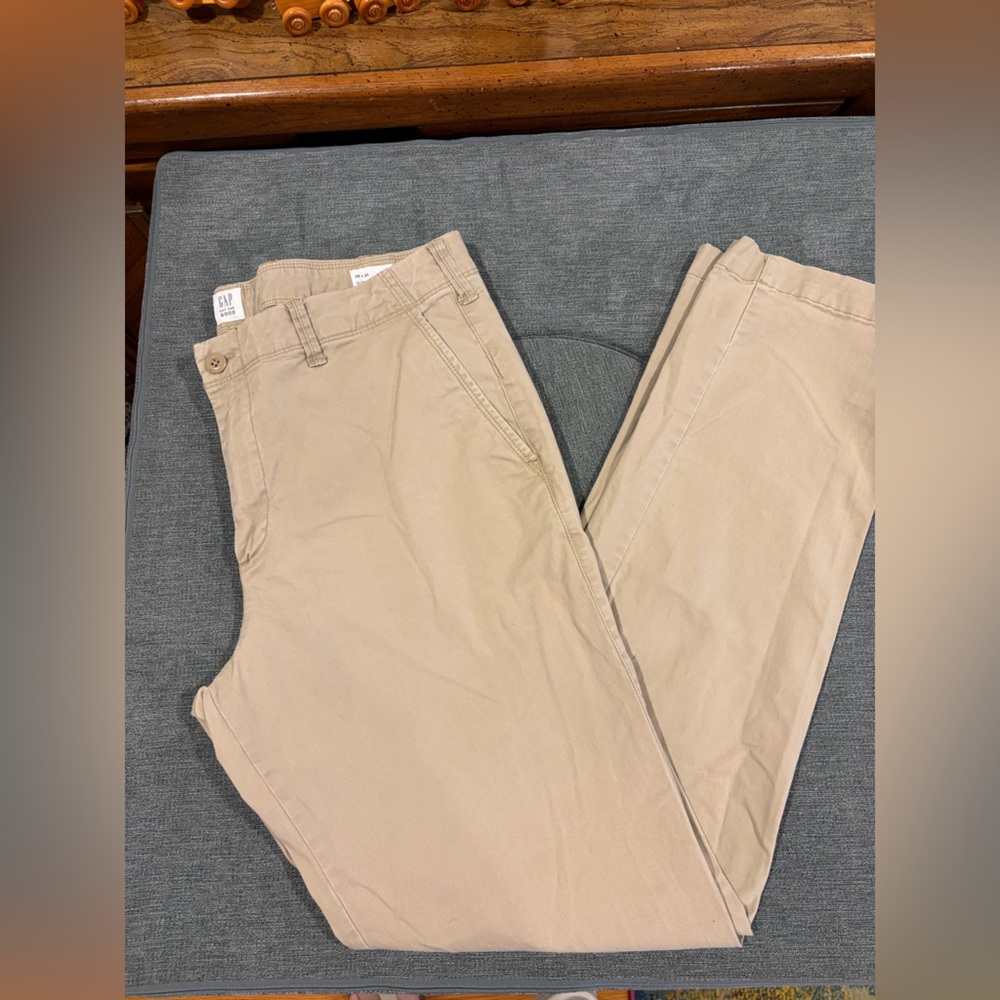 GAP Women's Khaki Pants